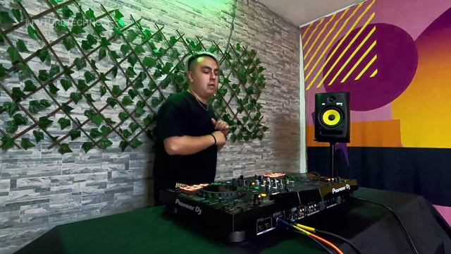 Future Mixtape #20 - Sebastian Mora @ Live Escena Local Studios смотреть онлайн