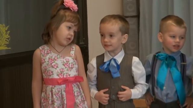 Праздник 8 Марта. Детский сад №242. Группа "Соняшник" (2016 г.) смотреть онлайн