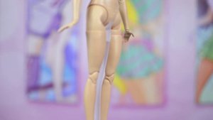 Обзор на куклу Барби "Безграничные Движения" на русском языке | Barbie Made To Move DHL82