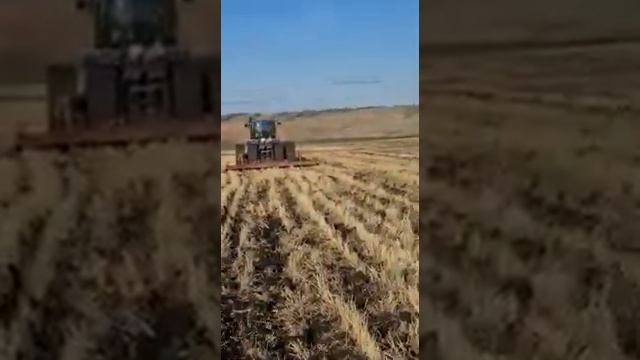 Прицепной щелеватель почвы КПП-7Щ с трактором New Holland T9 смотреть онлайн