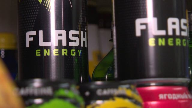 Почему подростки больше не могут покупать энергетические напитки в магазинах смотреть онлайн