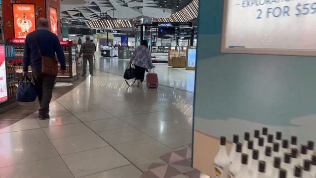 You must see! Melbourne Airport Guide | Walk through international Tullamarine Airport, Australia смотреть онлайн