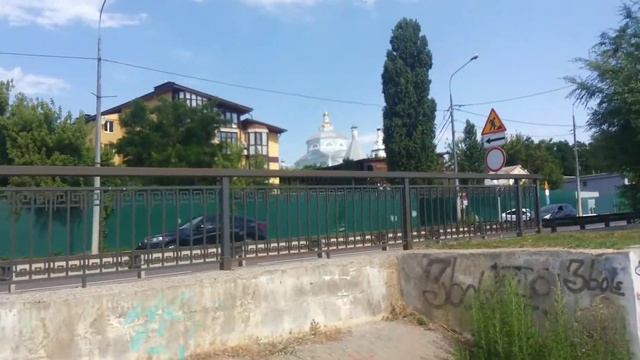 встреча с КРОКОДИЛОМ в воде .в реке Воронеж смотреть онлайн