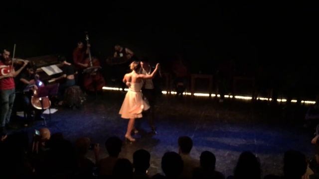 Milonga Sísmica 2018 de Cierre: Bailan Krishna Olmedo y Gaby Mataloni junto a Sísmico Tango en vivo смотреть онлайн