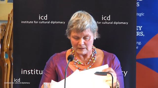 Marie-Louise von Plessen (Art Historian & Curator) смотреть онлайн