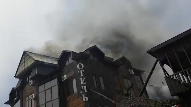 Между Махачкалой и Каспийском горит ресторан   МЧС смотреть онлайн