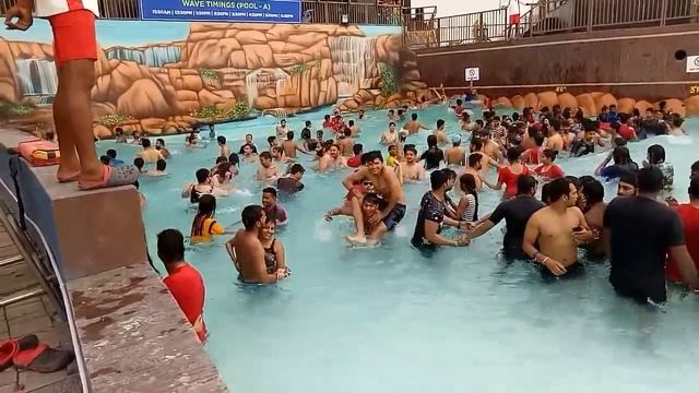 WORLDS OF WONDER WATER PARK WAVE POOL смотреть онлайн