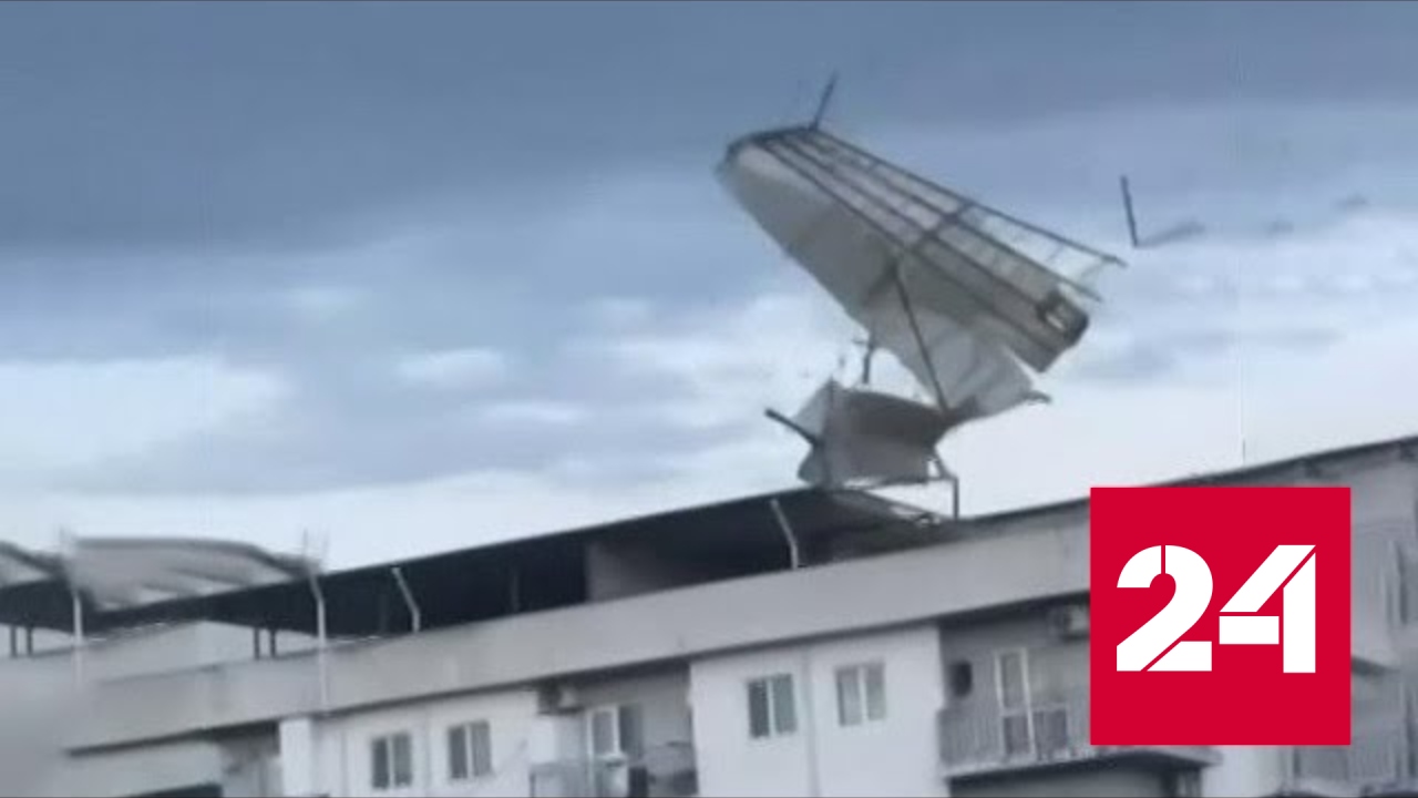 На Батуми обрушился сильнейший ураган - Россия 24