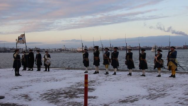 Хельсинки. Финская историческая реконструкция шведского войска XVIII века в крепости Свеаборг.