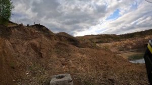 Царь горы. Карьер "Золотой". Катанулись с друзьями вечерком.