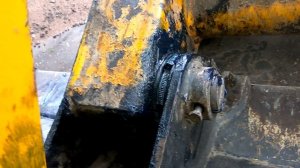 JCB Как продлить жизнь пальцам и втулкам экскаватора-погрузчика JCB