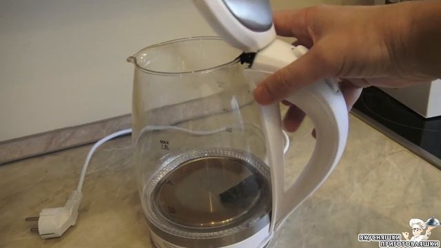 Неудачная покупка Чайник Home Club обжигает руки да и вообще разваливается Электрочайник НЕ СОВЕТУЮ смотреть онлайн