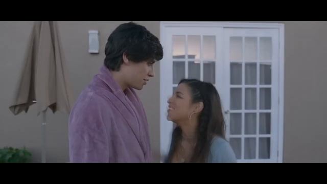 Парень не может сказать ей «нет» и делает все, что она говорит смотреть онлайн