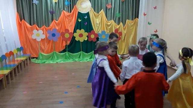 хоровод "Вот уж Зимушка проходит" смотреть онлайн