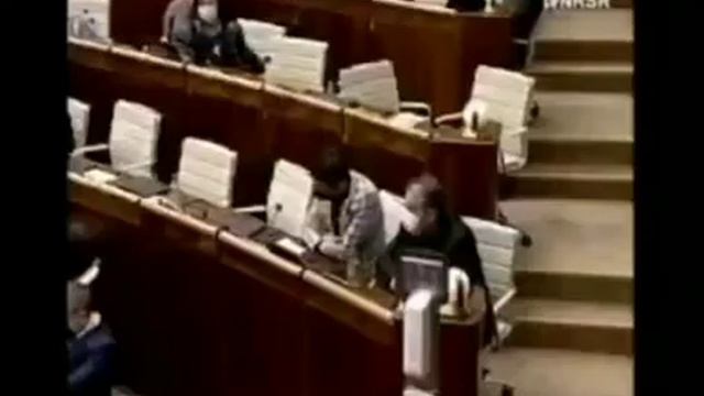 Pán poslanec Mizík kritizuje stránku zomri. Údajne je to najväčšia žumpa na internete смотреть онлайн