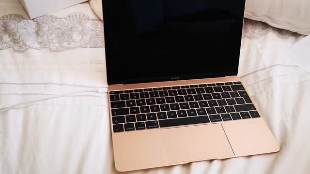 Rosegold 12" Macbook unboxing! ? Huge iStore annual sale! смотреть онлайн