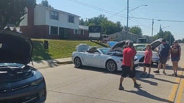 VINTAGE CARS SHOW in OUR LITTLE TOWN/ВЫСТАВКА СТАРИННЫХ АВТОМОБИЛЕЙ В НАШЕМ МАЛЕНЬКОМ ГОРОДКЕ смотреть онлайн