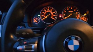 Современная BMW и поворотники.