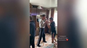 БЕЗУМНЫЙ ПАША С ИРИШКОЙ ЧИКИПИКИ КРЕПЯТ ОЛЕГА МОНГОЛА И САНЮ БЫКА РАЗБОРКИ ПРОДОЛЖАЮТСЯ КИПИШЬ