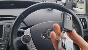 Чип Ключ Тойота Приус ZVW30 2012 программирование дубликата автоключа зажигания