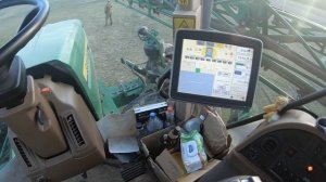 Вносим жидкое удобрениe КАС 32. Опрыскиватель John Deere 4730