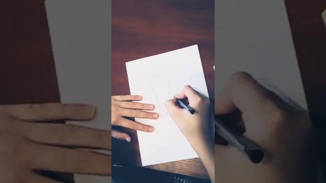 Как нарисовать девочку которая сидит????