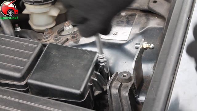 Установка упоров / амортизаторов капота на Honda Accord 7 в Украине www.upora.net смотреть онлайн