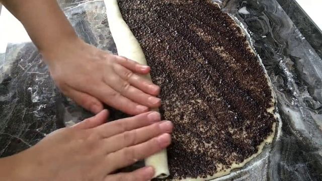Творожная коса с маковой начинкой,