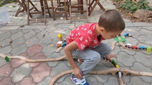 Железная дорога для детей. Игрушки из набора Икеа.