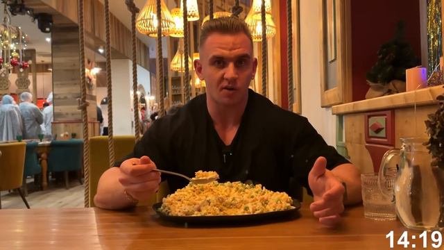 Съешь 4 кг ОЛИВЬЕ с Камчатским Крабом. 10000 ккал Ресторан ПРЯНИК. Фудчеллендж. Мукбанг. Еда.