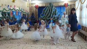 Полечка новый год 2021 ( средняя группа)