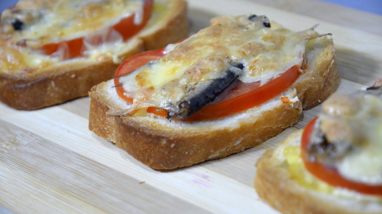 Бутерброды со шпротами - вкусная и простая закуска на праздничный стол. смотреть онлайн
