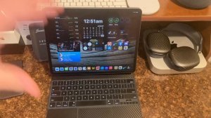 iPad Pro + Magic Keyboard | College Student Review (Compared to MacBook)!