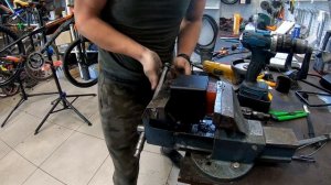 Замена эластомера на Kuggo G-Booster. Запрессовка сайлентблока электросамоката.