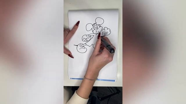 Как просто нарисовать черным маркером Микки Мауса из Дисней смотреть онлайн