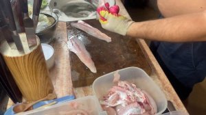 Как быстро почистить судака или окуня