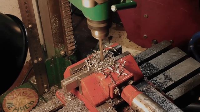 Сверло балеринка с регулировочным винтом из старых резцов. смотреть онлайн