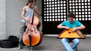 "Что ж ты бьешь копытом землю, конь мой вороной..."