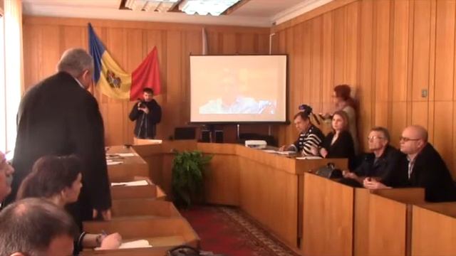 Р. Усатый о реагенте, уличном освещении, питомнике для собак и реконструкции детсада 01 02 2017 смотреть онлайн