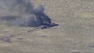 Бронетехника ВСУ под обстрелом ВС РФ в окрестностях Новоселовского