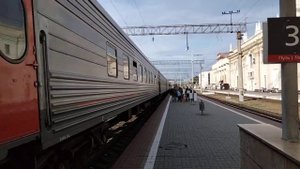 ЭП1М-718 с поездом № 373 Смоленск — Симферополь на станции Краснодар-1