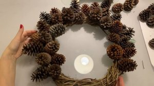 Новогодний венок из шишек, из товаров Fix price. DIY 2021