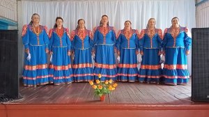 И туда гора, и сюда гора