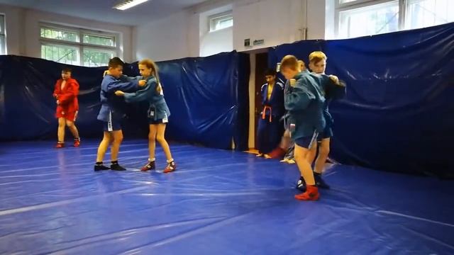 Тренировка по самбо в старшей группе. Самбо дети