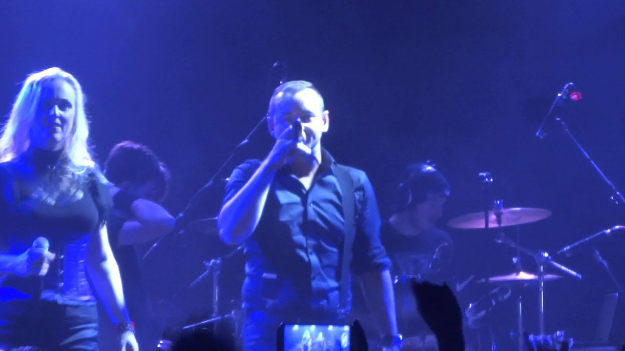 Liv Kristine and Raymond Rohonyi - Machine (live in Moscow) смотреть онлайн