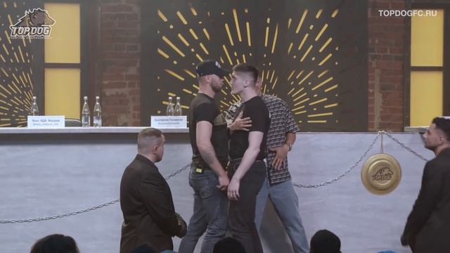 Боец многое наговорил на конференции, и не продержался и 2 раундов, Макс "ВДВ" vs Шахбулат Абуев смотреть онлайн