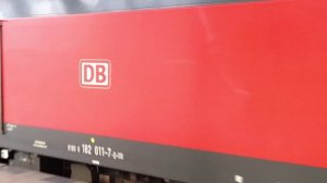 Die singende Lok der Baureihe 182 am Bahnhof Berlin Alexanderplatz