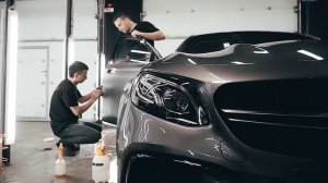 Оклейка полиуретановой пленкой STEK Dynomatt Mercedes AMG E 63S