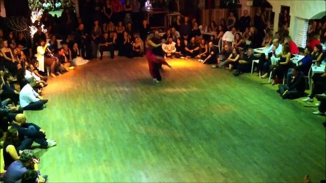Juan Carlos Martinez y Nora Witanowsky Milonga del Barrio Roma Bajo Un Cielo de Estrellas смотреть онлайн