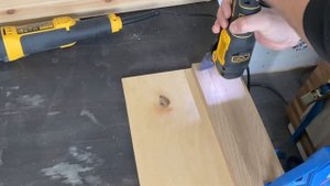 Dewalt DCS353 12В - сравнение с DWE315 220В / Реноваторы